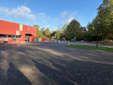 Über 50 Einsatzkräfte üben den Großschadenfalls an der Heinz-Nixdorf Gesamtschule. © Kreis Paderborn